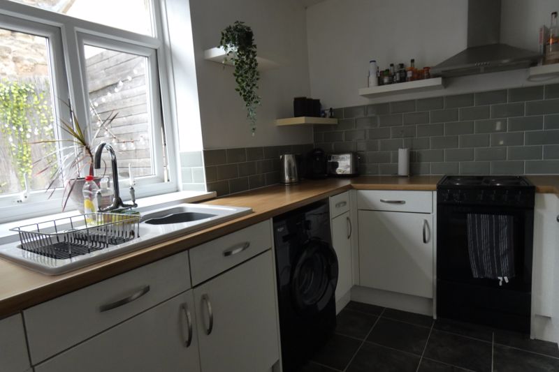 Kitchen- click for photo gallery